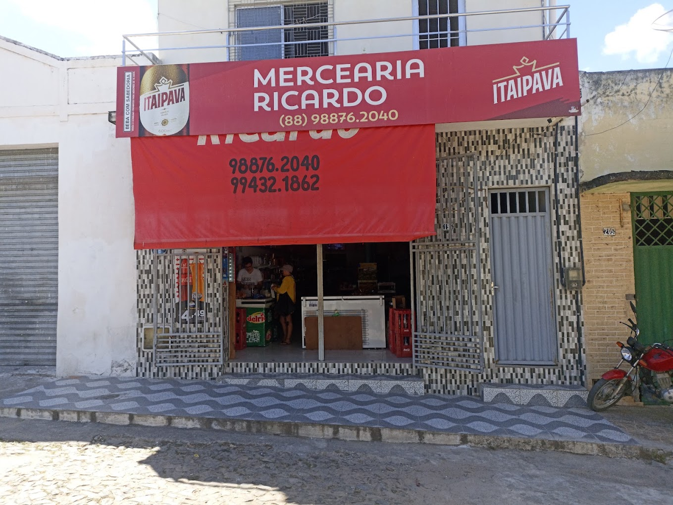 Fachada da Mercearia Ricardo Aragão no Centro de Groaíras